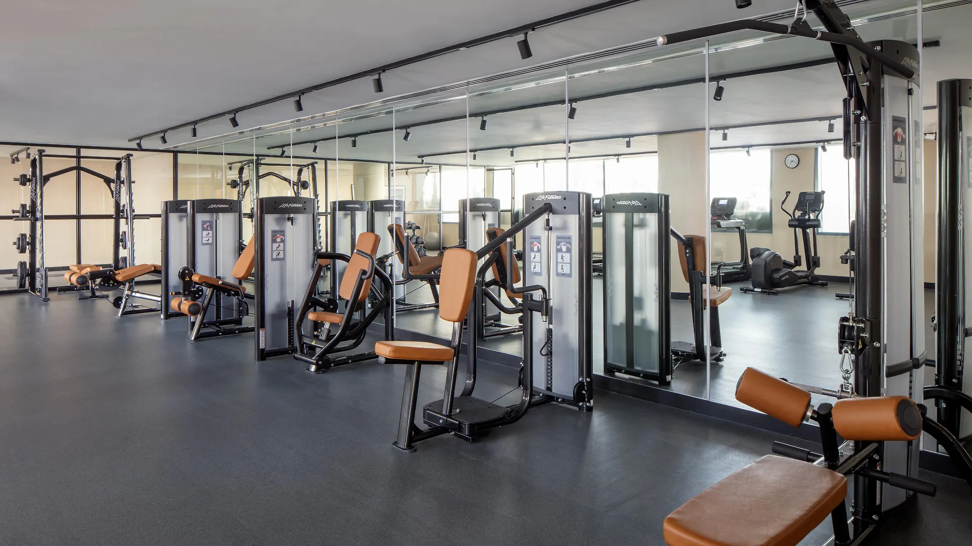 Staybridge Suites Dubai Financial Centre By Ihg 4*,