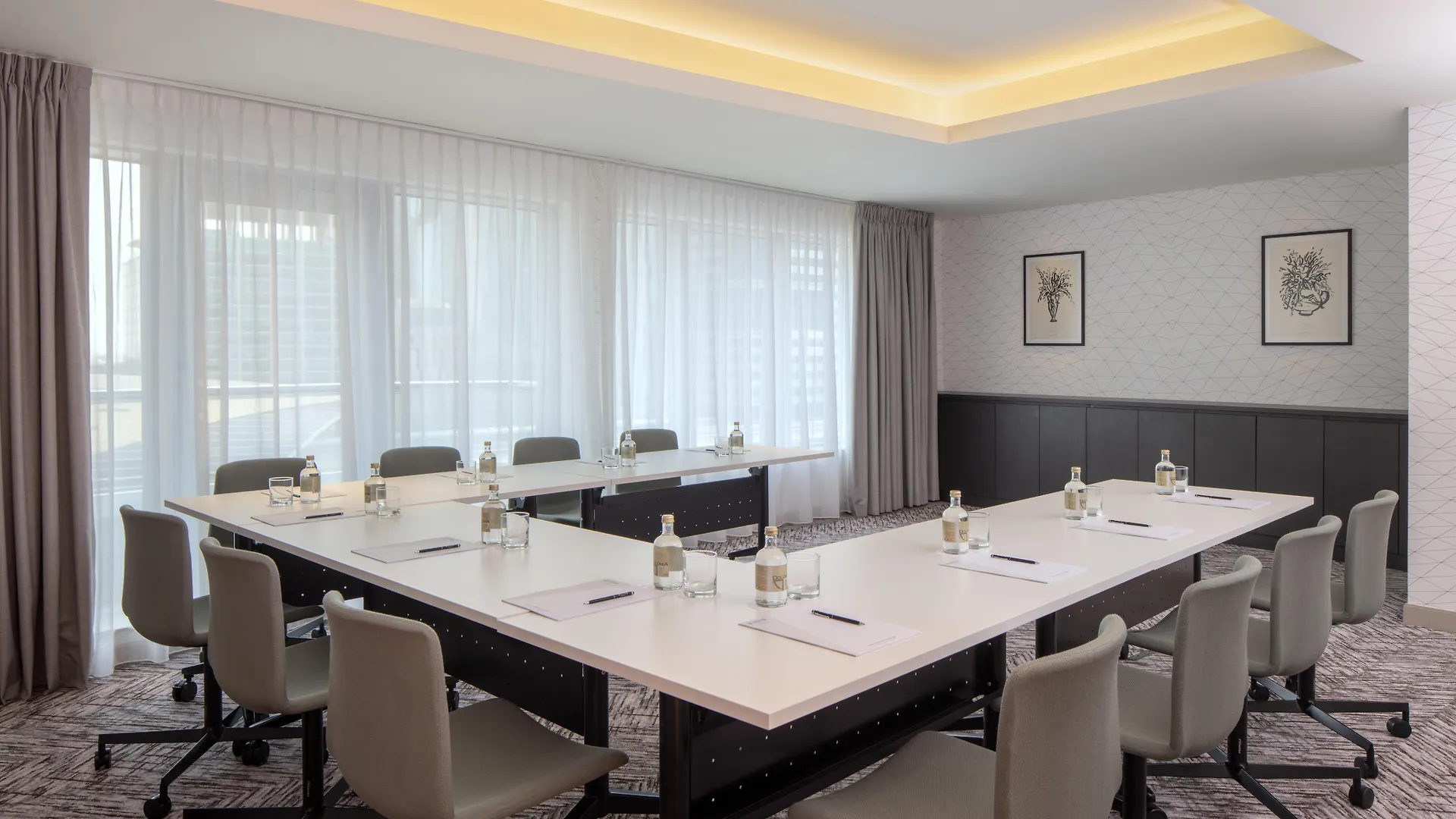 Staybridge Suites Dubai Financial Centre By Ihg 4*,  איחוד האמירויות הערביות
